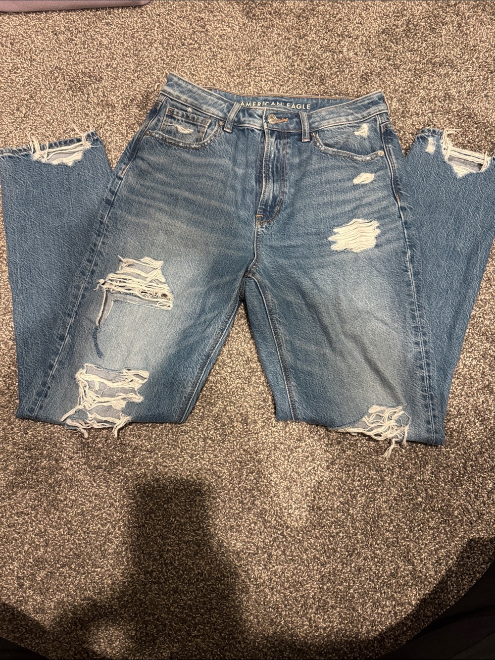 American Eagle Outfitters women mom jean